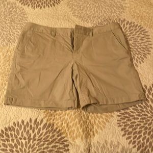 Eddie Bauer cream shorts